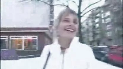 Naïeve koe dacht dat het een vakantie romance was, maar een meisje neuken dat was gewoon een beetje snel neuken