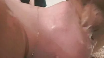 Volwassen geliefden vrouw neukt meisje jonge leden