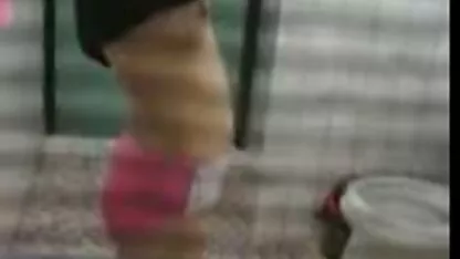 Een meid met jonge meisjes willen neuken een dikke kont maakt pijpbeurt en kanker.