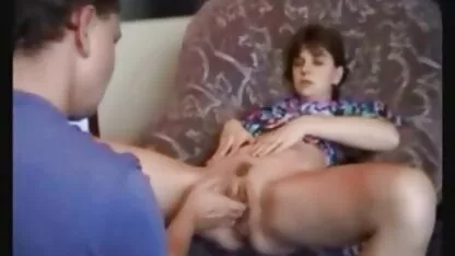 Pakkend pak slaag met busty brunette hele jonge meisjes neuken