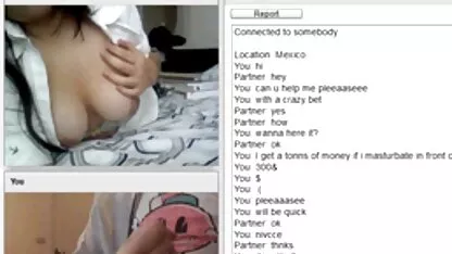 Brunette in een sexy meiden willen neuken jurk en kousen