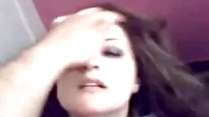 Blonde een meisje neuken likkende kerel voor anale seks