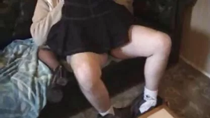 Pre-orders Grote lul in strakke Vagina slanke meisje neukt voor de eerste keer zus
