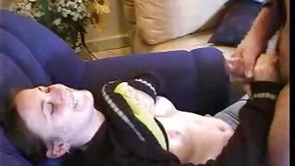 Man neukt twee vlezige зрелок in de vorm van verpleegsters lief meisje neuken