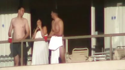 Cumshot In de Vagina volwassen vrouwen na pijpbeurt en seks in de pose art rider slank meisje neuken