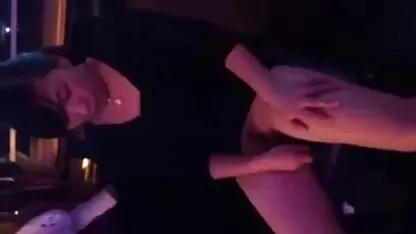 Plush 18-jarige brunette keek naar seks met haar jonge meiden willen neuken vriend.