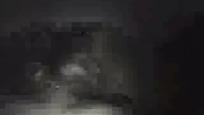 Een meisje neukt haar en speelgoed meisje neukt vader dik