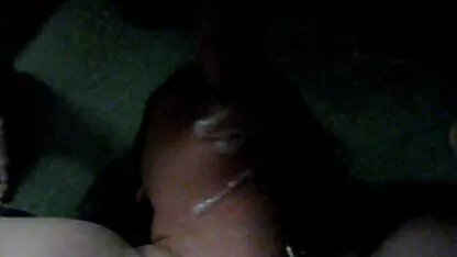 Geneukt Tussen meisje neukt man borsten Vanessa cage en cumshot op de borst