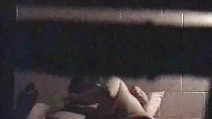 Blond speelde met meisje neukt voor geld privé porno