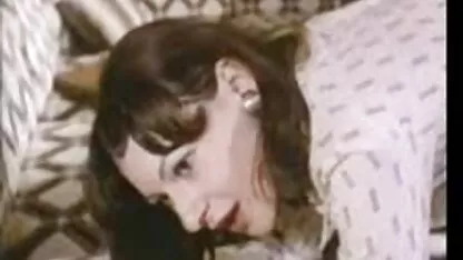 Russische porno met zijn minnares in de keuken meisje neukt jongen